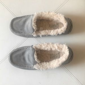 UGG Size 7 Gray Slippers